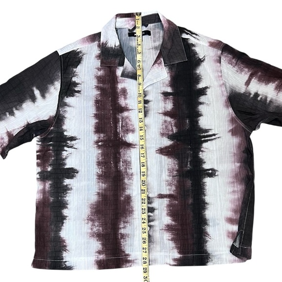 NOVAMEN is a Medium Men’s Button Up Brown & Cream Tie Dye Short Sleeve Shirt - Picture 2 of 8